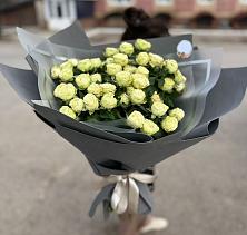 Букет Белые кустовые розы Солинеро в Константиново