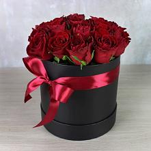Цветочная композиция из Розы в шляпной коробке в Константиново